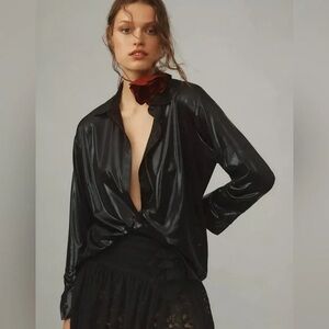 NWT- The Gillian Liquid Shine Buttondown Shirt - S